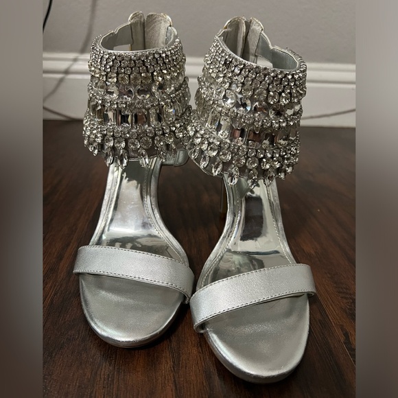 Gianni Bini Heels - Picture 6 of 8